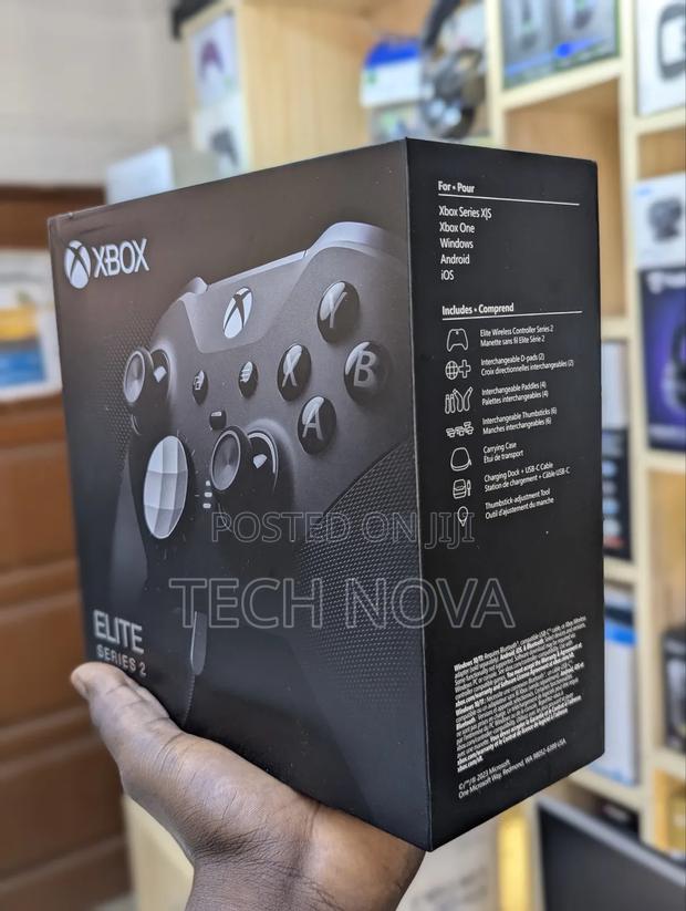 Xbox Elite Series 2 Core Wireless Gaming Controller · Photo 3