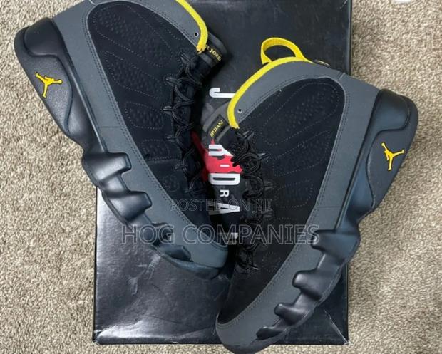 Kids Air Jordan 9 Retro Sneakers · Photo 1