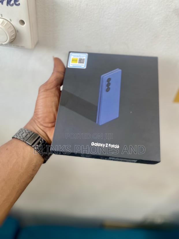 New Samsung Galaxy Z Fold6 256 GB Blue · Photo 2