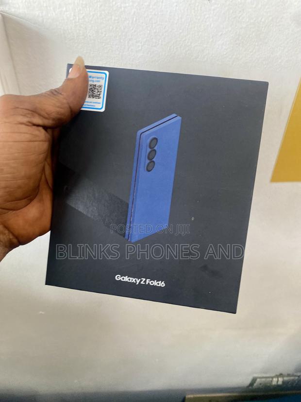 New Samsung Galaxy Z Fold6 256 GB Blue · Photo 1