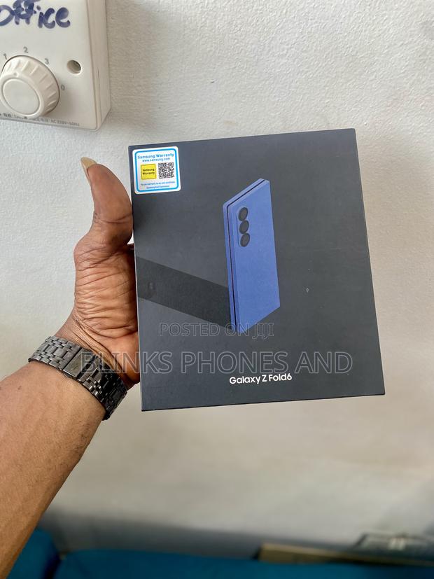New Samsung Galaxy Z Fold6 256 GB Blue · Photo 3