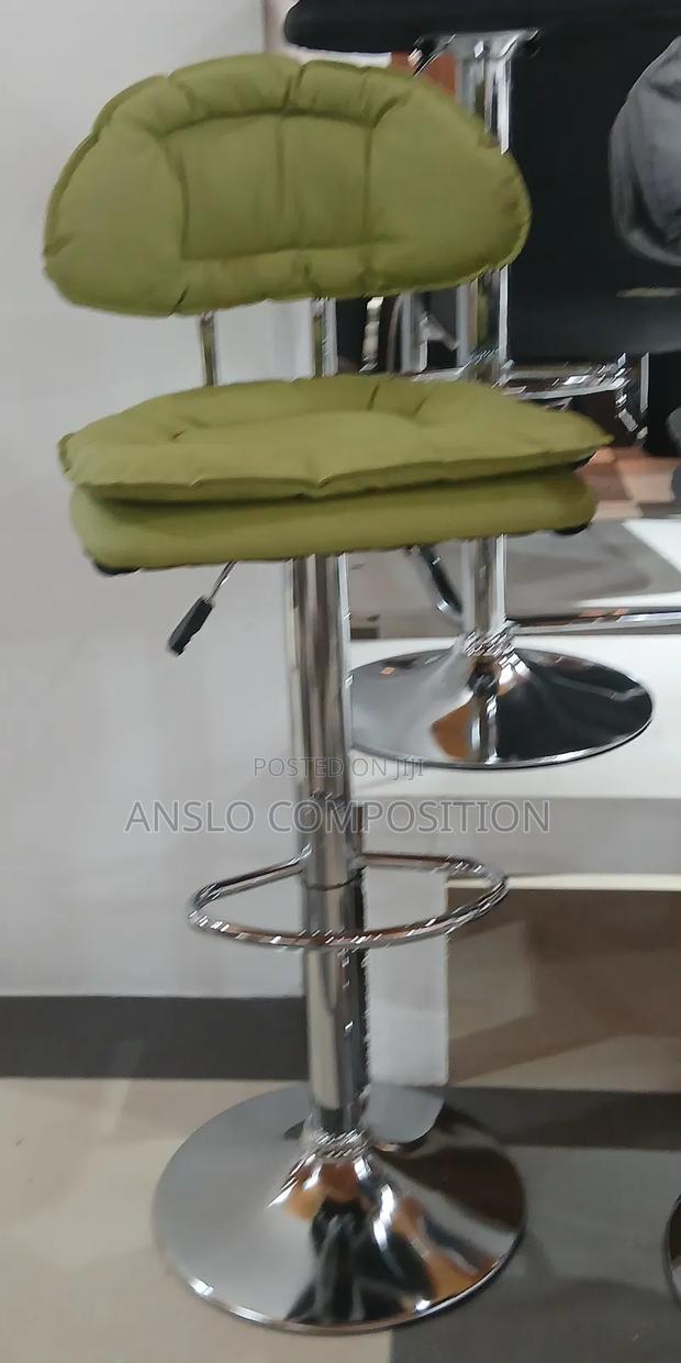 Giants Favourite Bar Stool · Photo 1