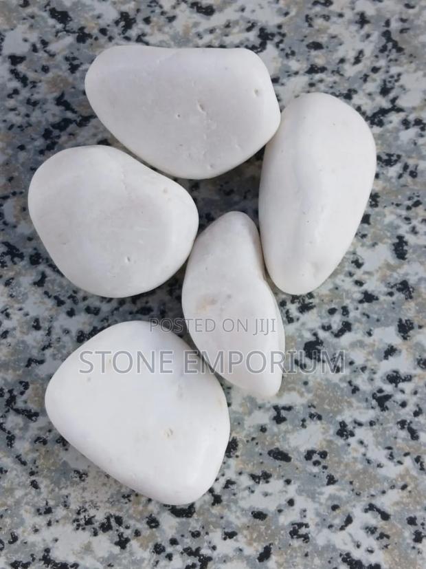 White Pebbles · Photo 2