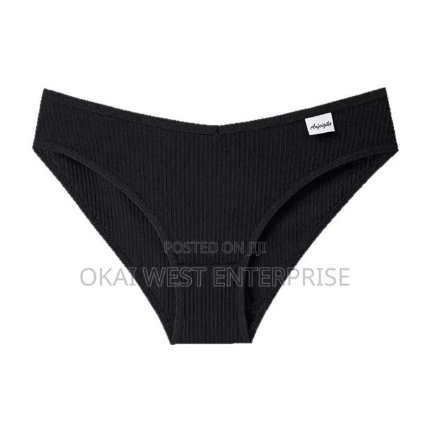 Ultra-Comfort Seamless Cotton Briefs for Ladies · Photo 3