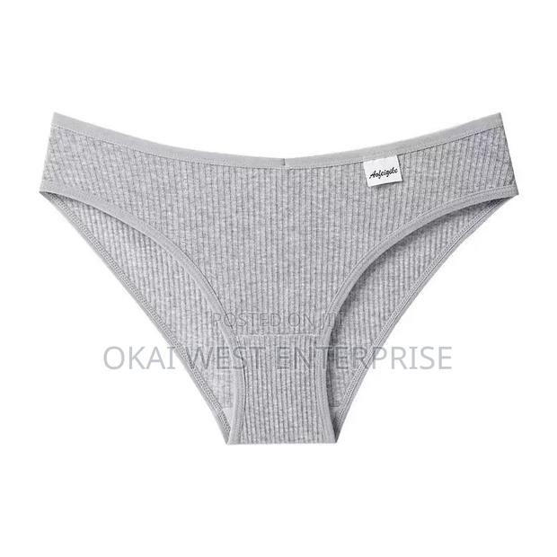 Ultra-Comfort Seamless Cotton Briefs for Ladies · Photo 8