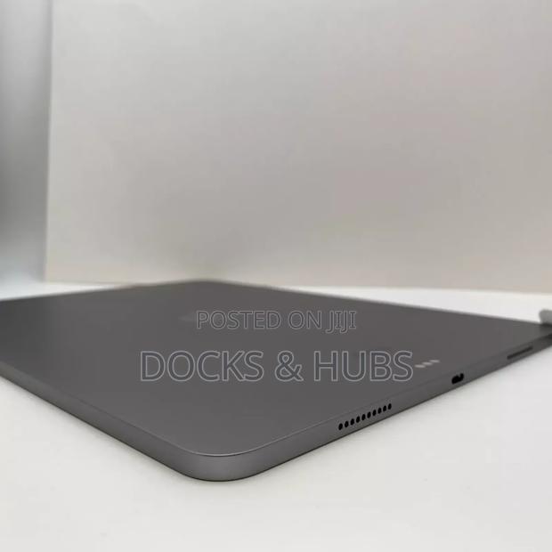 Apple iPad Pro 12.9 (2022) 1 TB Silver · Photo 4