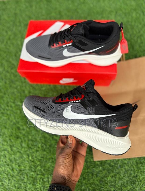 Nike Trainers · Photo 1