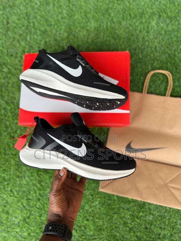 Nike Trainers · Photo 2