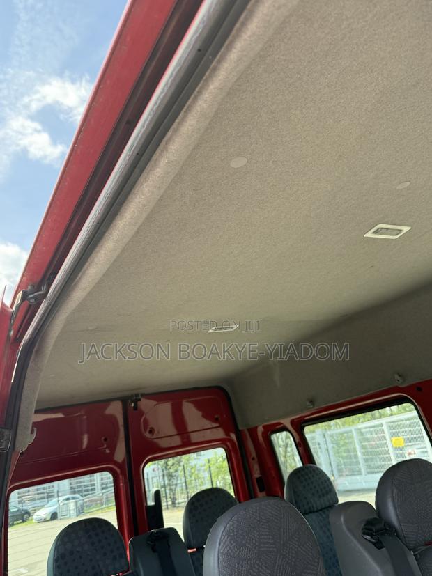 Ford Transit 2008 Red · Photo 2