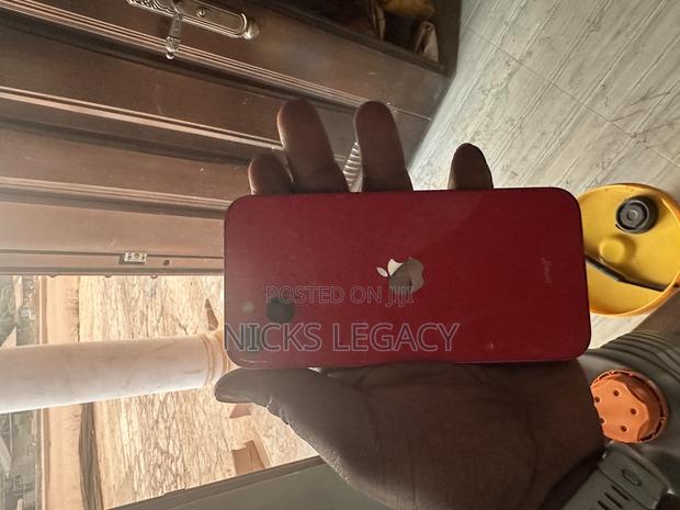 Apple iPhone 14 Plus 128 GB Red · Photo 2