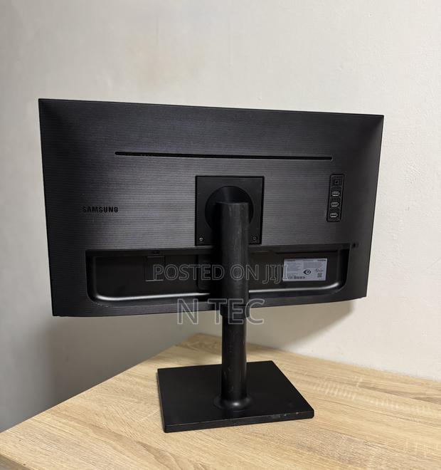 Samsung 27 Inch Ips Panel 3840 X 2160 Uhd With Usb C · Photo 4