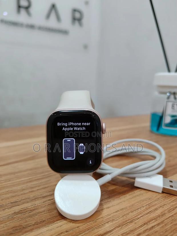 Apple Watch "Series 10" (Cellular) · Photo 1