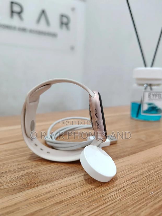 Apple Watch "Series 10" (Cellular) · Photo 2