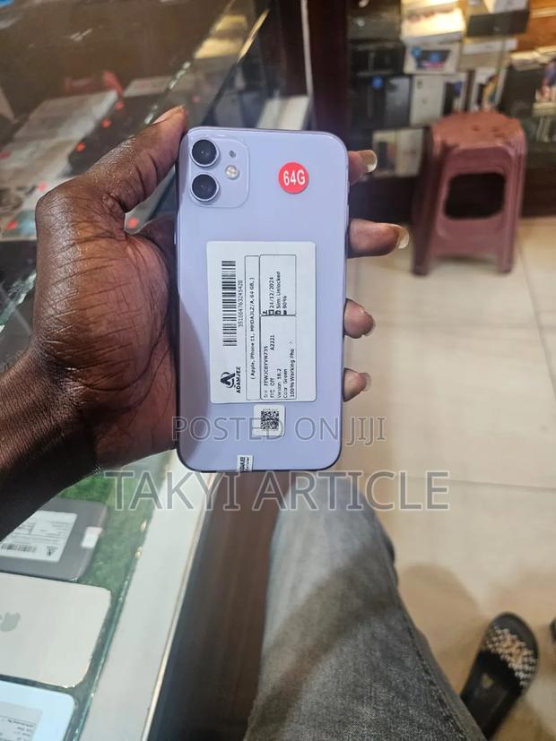 Apple iPhone 11 64 GB Purple · Photo 1