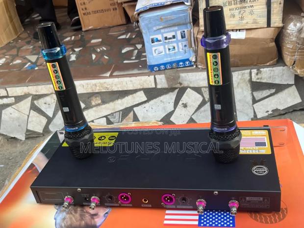 Shure Ugx20 Ii Wireless Microphone System · Photo 2