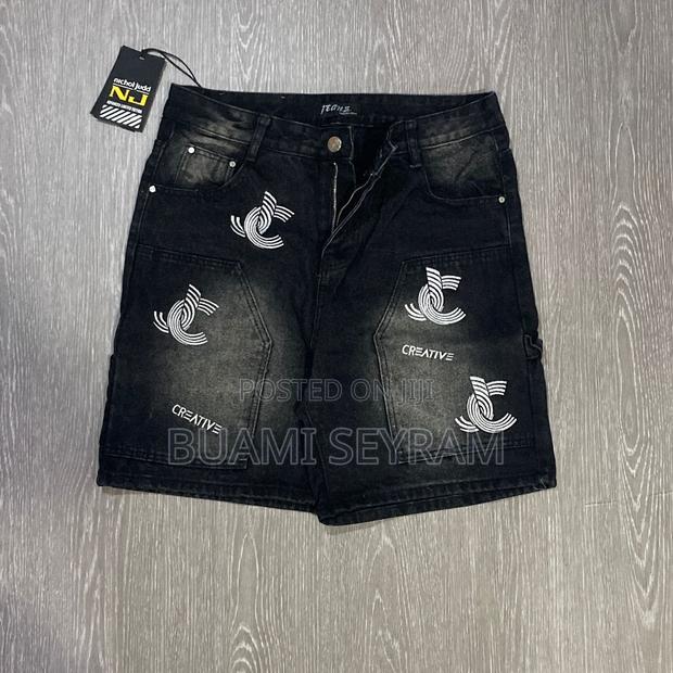 Jeans Shorts · Photo 2