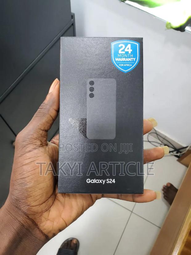 New Samsung Galaxy S24 512 GB Black · Photo 1