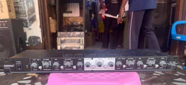 Supermulti Ac-204 Stereo 4-Way Professional Audio Crossover. · Photo 4