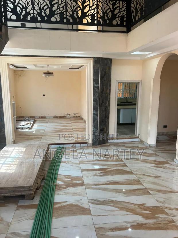 4bdrm House in Kwabenya for sale · Photo 3
