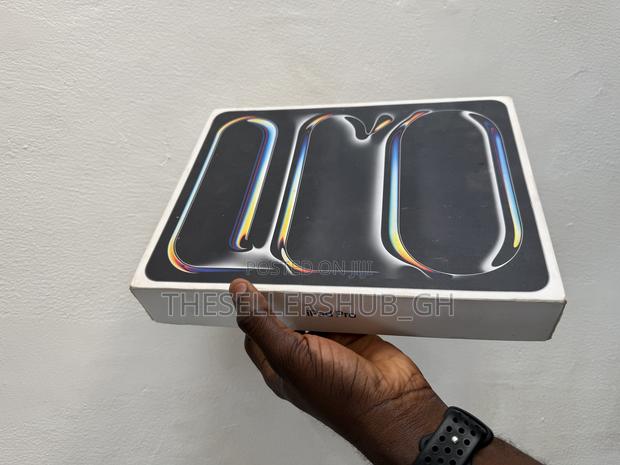 New Apple iPad Pro 13 (2025) 512 GB Black · Photo 2