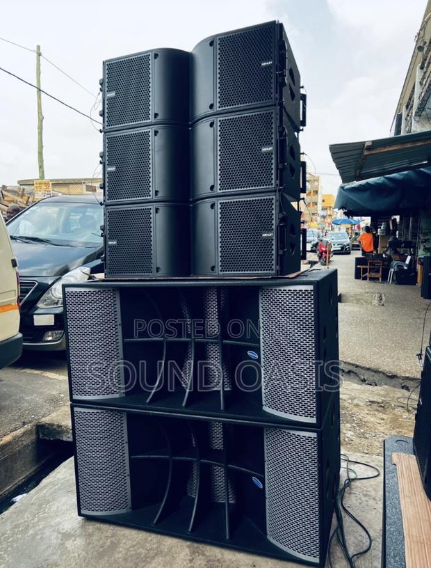 Three 10 Inches Ashley Line Arrays And A Pair Of American Audio Bass · Photo 1