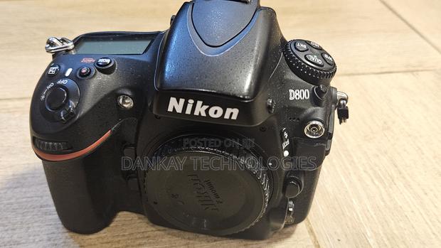 Nikon D800 Body With Battery and Charger · Photo 1