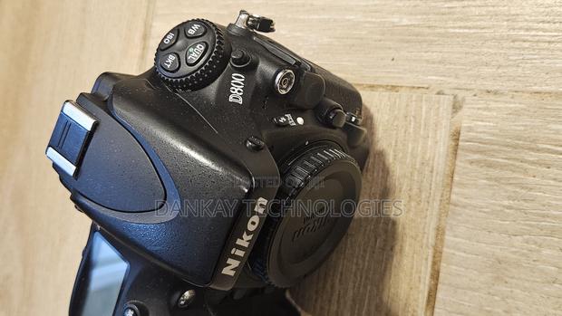 Nikon D800 Body With Battery and Charger · Photo 4