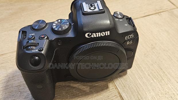 Canon R6 Camera Body With Battery and Charger · Photo 2
