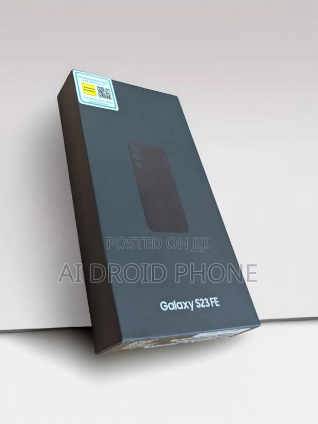 New Samsung Galaxy S23 FE 128 GB Gold · Photo 1