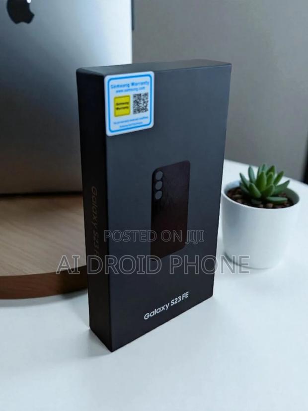 New Samsung Galaxy S23 FE 128 GB Gray · Photo 2