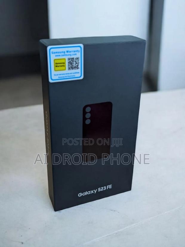 New Samsung Galaxy S23 FE 128 GB Gold · Photo 1