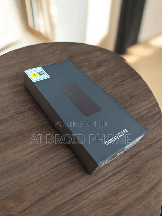 New Samsung Galaxy S23 FE 128 GB Black · Photo 2