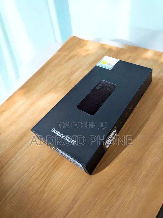 New Samsung Galaxy S23 FE 128 GB Black · Photo 2