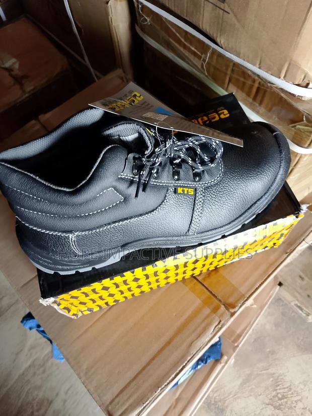 KTS Safety Boots. · Photo 3