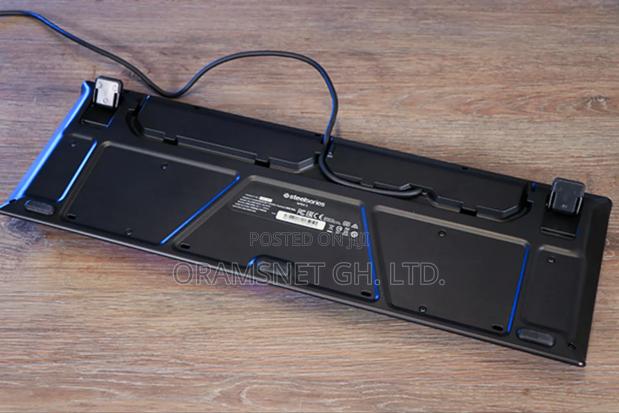 Steelseries Apex 3 Mechanical Keyboard · Photo 7
