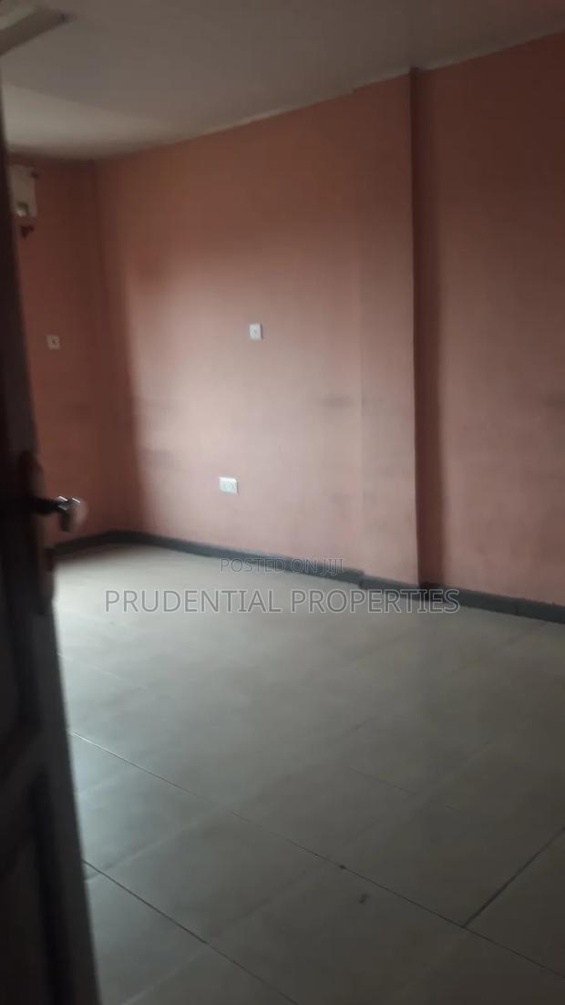4 Bedrooms Office Space for Rent at Lapaz · Photo 8