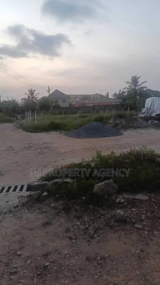 Land for Sale · Photo 2