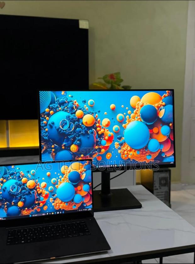 Dell Ultrasharp 27 Inches Edgeless Monitor · Photo 1