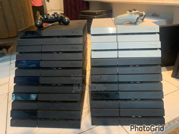 New Arrived Playstation 4 10GAMES FREEEE 2 Pads · Photo 1