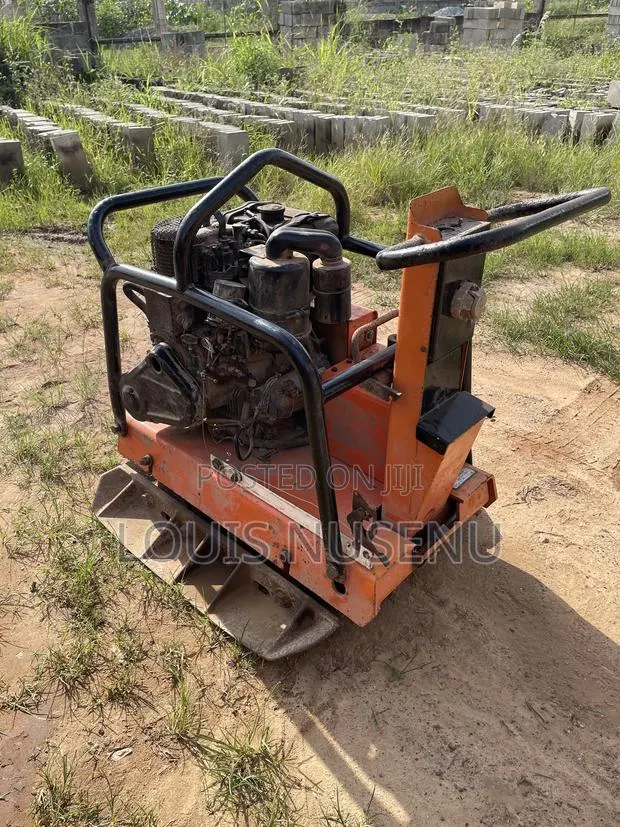 Multiquip Plate Compactor · Photo 4