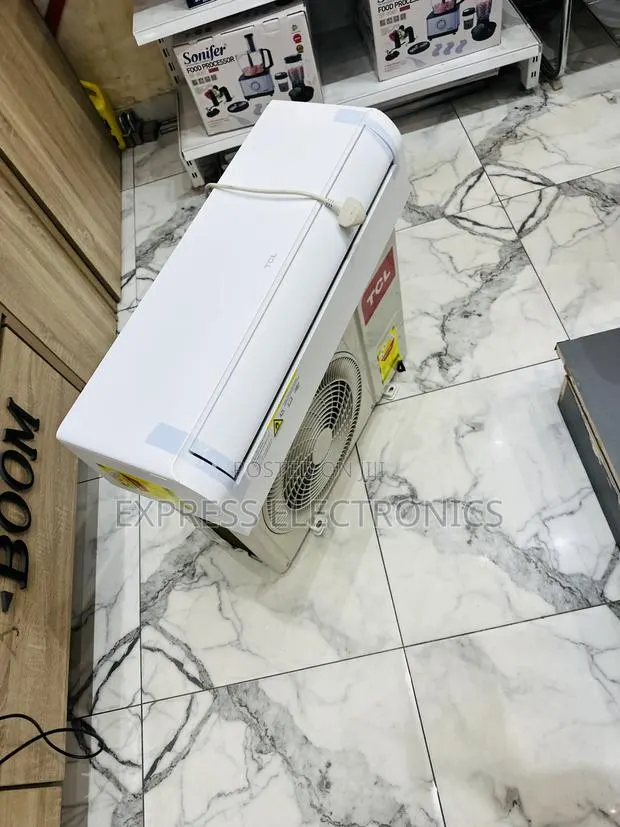 Ultra Modern Sleek TCL 2.0hp Split R410 · Photo 1