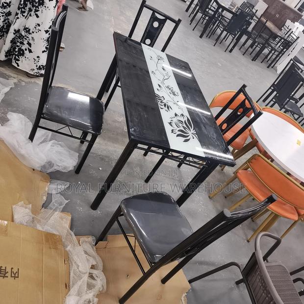 Glossy 4 Seater Dining Set · Photo 2