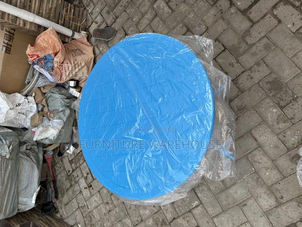 Plastic Table · Photo 4