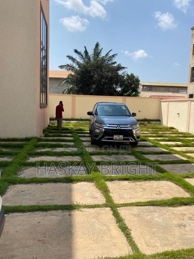 4bdrm House in Achimota for sale · Photo 2