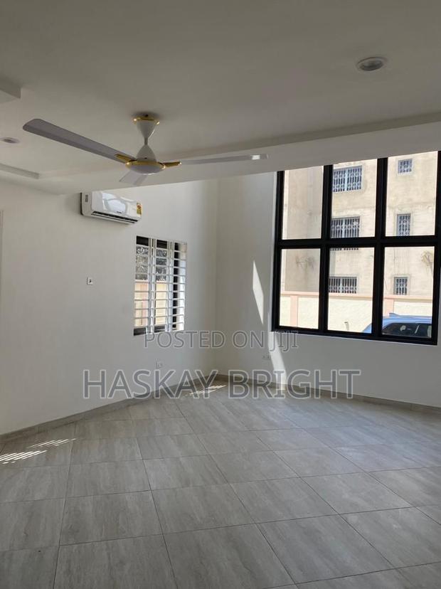 4bdrm House in Achimota for sale · Photo 8