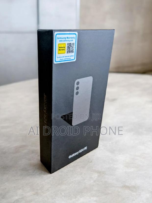 New Samsung Galaxy S24 FE 128 GB Blue · Photo 1