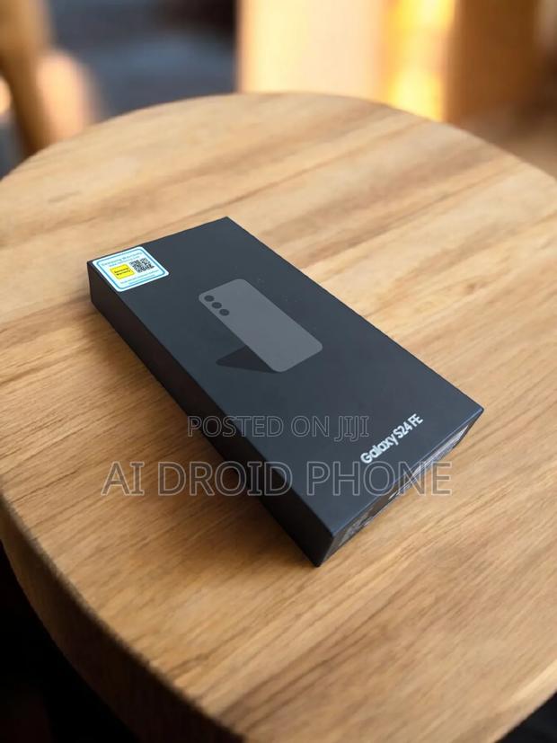 New Samsung Galaxy S24 FE 128 GB Gray · Photo 2