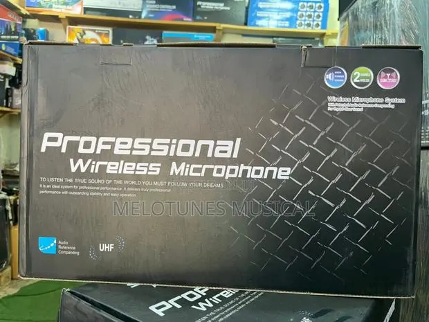 Shure Am-401 4-in-1 Wireless Microphone · Photo 1