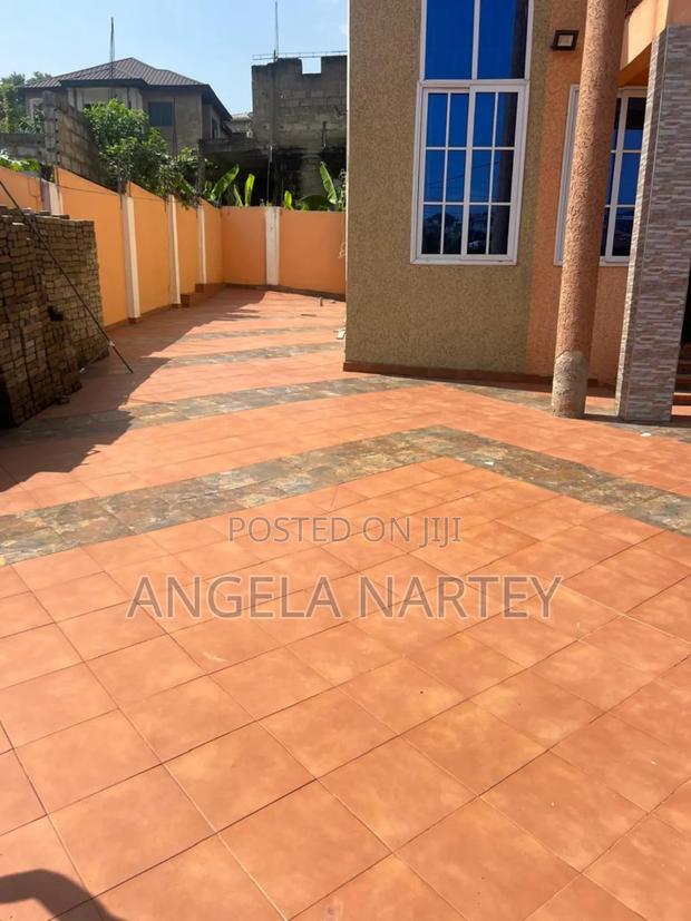 4bdrm House in Kwabenya for sale · Photo 5