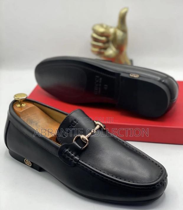 Authentic Gucci Leather Shoes Available · Photo 2